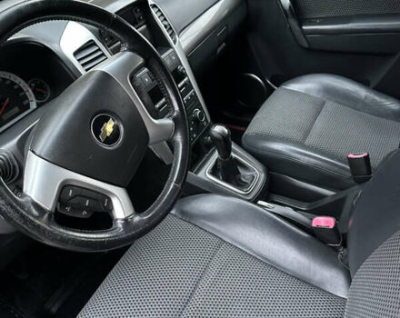 Серый Шевроле Каптива, объемом двигателя 2.41 л и пробегом 230 тыс. км за 7500 $, фото 12 на Automoto.ua