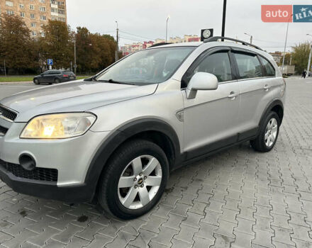 Серый Шевроле Каптива, объемом двигателя 2.41 л и пробегом 230 тыс. км за 7500 $, фото 1 на Automoto.ua