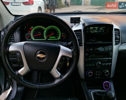 Сірий Шевроле Каптіва, об'ємом двигуна 2.41 л та пробігом 237 тис. км за 7800 $, фото 21 на Automoto.ua
