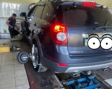 Сірий Шевроле Каптіва, об'ємом двигуна 2.4 л та пробігом 233 тис. км за 8000 $, фото 5 на Automoto.ua