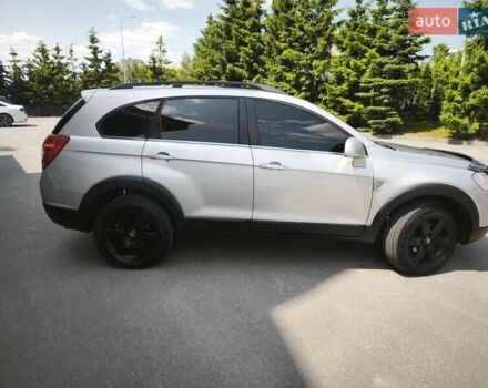 Серый Шевроле Каптива, объемом двигателя 2.4 л и пробегом 324 тыс. км за 6350 $, фото 2 на Automoto.ua