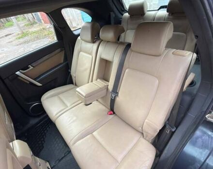 Серый Шевроле Каптива, объемом двигателя 1.99 л и пробегом 300 тыс. км за 6999 $, фото 7 на Automoto.ua