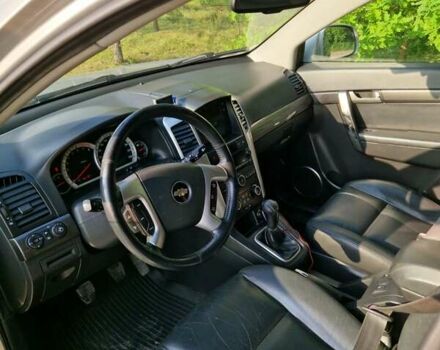 Сірий Шевроле Каптіва, об'ємом двигуна 2.41 л та пробігом 237 тис. км за 7800 $, фото 20 на Automoto.ua