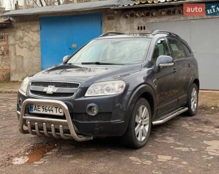 Серый Шевроле Каптива, объемом двигателя 1.99 л и пробегом 300 тыс. км за 6999 $, фото 2 на Automoto.ua