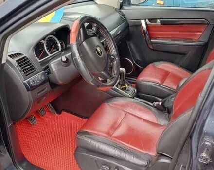 Серый Шевроле Каптива, объемом двигателя 2 л и пробегом 318 тыс. км за 8500 $, фото 12 на Automoto.ua