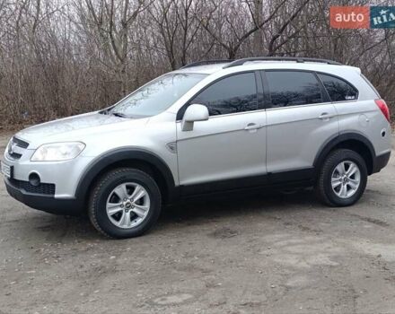 Серый Шевроле Каптива, объемом двигателя 2.4 л и пробегом 240 тыс. км за 6800 $, фото 4 на Automoto.ua