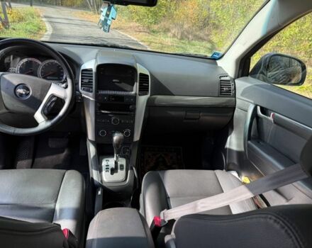 Сірий Шевроле Каптіва, об'ємом двигуна 2 л та пробігом 211 тис. км за 6000 $, фото 8 на Automoto.ua