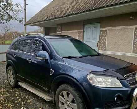 Сірий Шевроле Каптіва, об'ємом двигуна 2.4 л та пробігом 200 тис. км за 8000 $, фото 1 на Automoto.ua