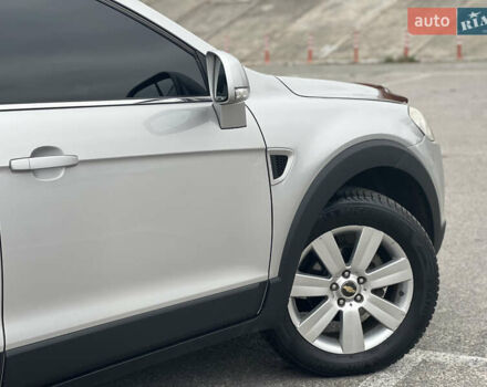 Серый Шевроле Каптива, объемом двигателя 2.4 л и пробегом 188 тыс. км за 8760 $, фото 22 на Automoto.ua