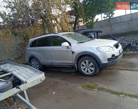 Серый Шевроле Каптива, объемом двигателя 2.4 л и пробегом 260 тыс. км за 3700 $, фото 3 на Automoto.ua