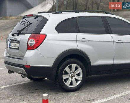 Серый Шевроле Каптива, объемом двигателя 2.4 л и пробегом 188 тыс. км за 8760 $, фото 11 на Automoto.ua