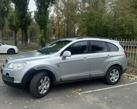 Сірий Шевроле Каптіва, об'ємом двигуна 2.4 л та пробігом 217 тис. км за 7000 $, фото 3 на Automoto.ua
