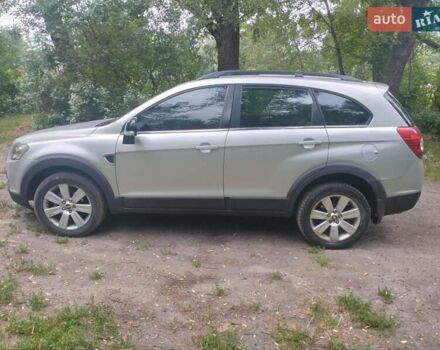 Серый Шевроле Каптива, объемом двигателя 2.4 л и пробегом 238 тыс. км за 6800 $, фото 3 на Automoto.ua