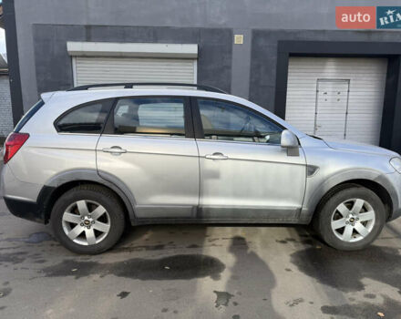Сірий Шевроле Каптіва, об'ємом двигуна 2.41 л та пробігом 221 тис. км за 6500 $, фото 3 на Automoto.ua