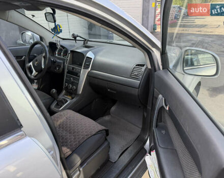 Сірий Шевроле Каптіва, об'ємом двигуна 2.41 л та пробігом 221 тис. км за 6500 $, фото 13 на Automoto.ua