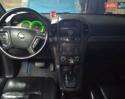 Серый Шевроле Каптива, объемом двигателя 2.4 л и пробегом 250 тыс. км за 7000 $, фото 1 на Automoto.ua