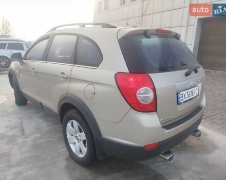 Серый Шевроле Каптива, объемом двигателя 2.41 л и пробегом 204 тыс. км за 6500 $, фото 2 на Automoto.ua