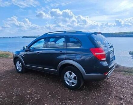 Серый Шевроле Каптива, объемом двигателя 2 л и пробегом 237 тыс. км за 7500 $, фото 3 на Automoto.ua