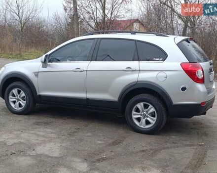 Серый Шевроле Каптива, объемом двигателя 2.4 л и пробегом 240 тыс. км за 6800 $, фото 5 на Automoto.ua