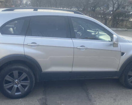 Серый Шевроле Каптива, объемом двигателя 2.4 л и пробегом 270 тыс. км за 10000 $, фото 2 на Automoto.ua