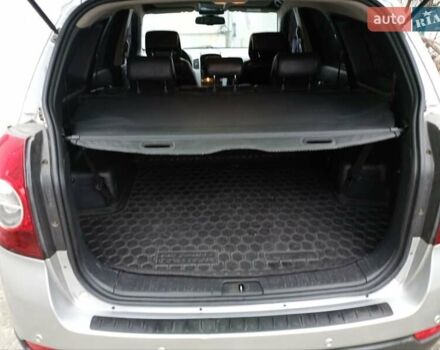 Серый Шевроле Каптива, объемом двигателя 2 л и пробегом 315 тыс. км за 7600 $, фото 5 на Automoto.ua