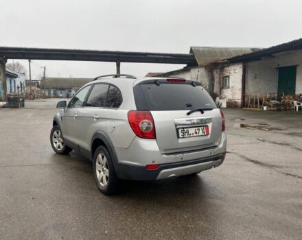 Сірий Шевроле Каптіва, об'ємом двигуна 2 л та пробігом 240 тис. км за 3999 $, фото 3 на Automoto.ua