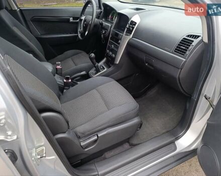 Серый Шевроле Каптива, объемом двигателя 2.4 л и пробегом 240 тыс. км за 6800 $, фото 26 на Automoto.ua