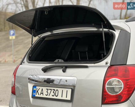Серый Шевроле Каптива, объемом двигателя 2.4 л и пробегом 188 тыс. км за 8760 $, фото 12 на Automoto.ua