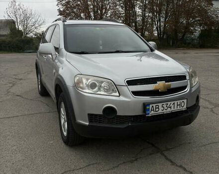 Серый Шевроле Каптива, объемом двигателя 2.41 л и пробегом 235 тыс. км за 7400 $, фото 2 на Automoto.ua
