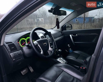 Серый Шевроле Каптива, объемом двигателя 3.2 л и пробегом 270 тыс. км за 8500 $, фото 8 на Automoto.ua