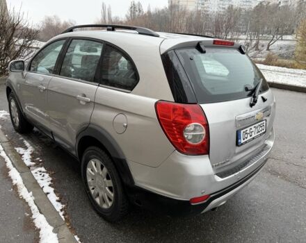 Сірий Шевроле Каптіва, об'ємом двигуна 2.4 л та пробігом 158 тис. км за 2300 $, фото 4 на Automoto.ua