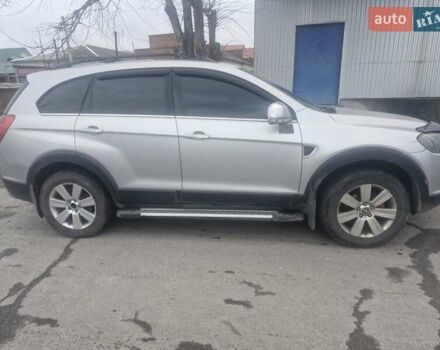 Серый Шевроле Каптива, объемом двигателя 3.2 л и пробегом 206 тыс. км за 6000 $, фото 2 на Automoto.ua