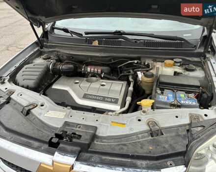 Серый Шевроле Каптива, объемом двигателя 2.41 л и пробегом 235 тыс. км за 7400 $, фото 7 на Automoto.ua