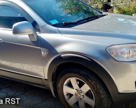 Серый Шевроле Каптива, объемом двигателя 2.4 л и пробегом 193 тыс. км за 8500 $, фото 4 на Automoto.ua