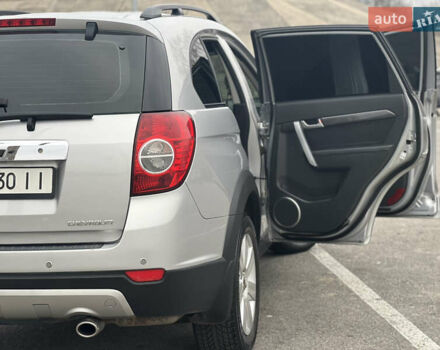 Серый Шевроле Каптива, объемом двигателя 2.4 л и пробегом 188 тыс. км за 8760 $, фото 17 на Automoto.ua