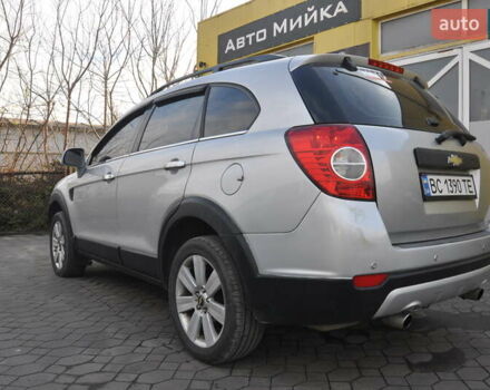 Сірий Шевроле Каптіва, об'ємом двигуна 3.2 л та пробігом 245 тис. км за 5999 $, фото 10 на Automoto.ua