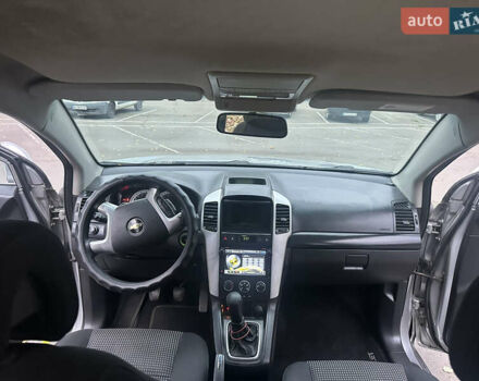 Сірий Шевроле Каптіва, об'ємом двигуна 2.4 л та пробігом 217 тис. км за 7000 $, фото 9 на Automoto.ua