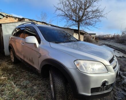 Серый Шевроле Каптива, объемом двигателя 2.4 л и пробегом 175 тыс. км за 7700 $, фото 1 на Automoto.ua