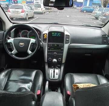 Сірий Шевроле Каптіва, об'ємом двигуна 2.41 л та пробігом 240 тис. км за 6700 $, фото 7 на Automoto.ua