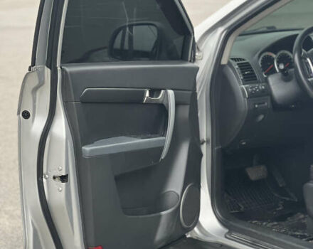 Серый Шевроле Каптива, объемом двигателя 2.4 л и пробегом 188 тыс. км за 8760 $, фото 5 на Automoto.ua