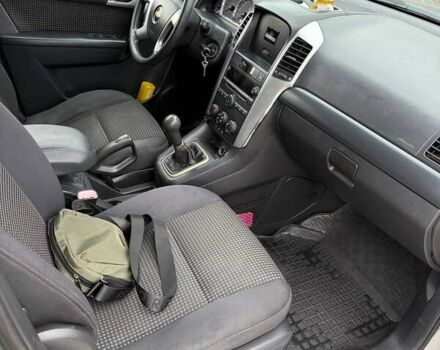 Серый Шевроле Каптива, объемом двигателя 2.4 л и пробегом 281 тыс. км за 7200 $, фото 19 на Automoto.ua