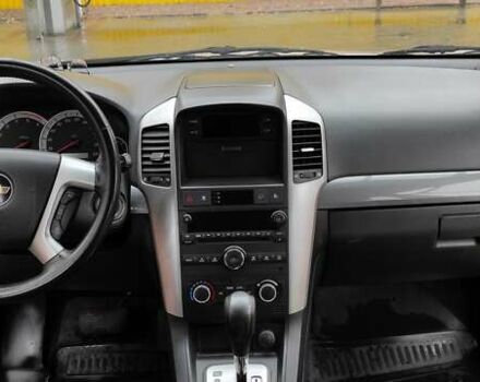 Серый Шевроле Каптива, объемом двигателя 2 л и пробегом 259 тыс. км за 7000 $, фото 16 на Automoto.ua