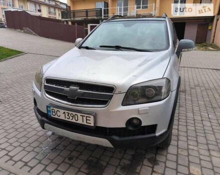 Серый Шевроле Каптива, объемом двигателя 3.2 л и пробегом 245 тыс. км за 6500 $, фото 3 на Automoto.ua