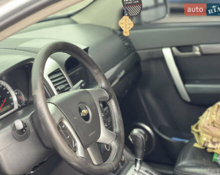 Серый Шевроле Каптива, объемом двигателя 2.4 л и пробегом 188 тыс. км за 8760 $, фото 31 на Automoto.ua