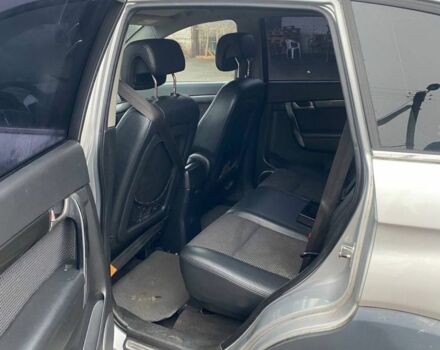 Сірий Шевроле Каптіва, об'ємом двигуна 2 л та пробігом 240 тис. км за 3999 $, фото 7 на Automoto.ua