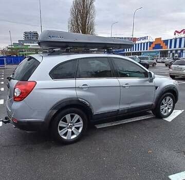 Сірий Шевроле Каптіва, об'ємом двигуна 2.41 л та пробігом 240 тис. км за 6700 $, фото 4 на Automoto.ua