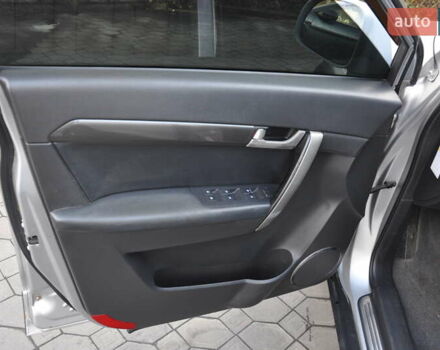 Сірий Шевроле Каптіва, об'ємом двигуна 3.2 л та пробігом 245 тис. км за 5999 $, фото 15 на Automoto.ua