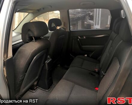 Серый Шевроле Каптива, объемом двигателя 2.4 л и пробегом 318 тыс. км за 8000 $, фото 3 на Automoto.ua