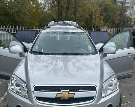 Сірий Шевроле Каптіва, об'ємом двигуна 2.4 л та пробігом 217 тис. км за 7000 $, фото 1 на Automoto.ua