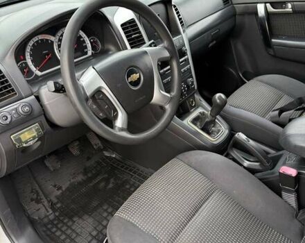 Серый Шевроле Каптива, объемом двигателя 2.4 л и пробегом 281 тыс. км за 7200 $, фото 15 на Automoto.ua